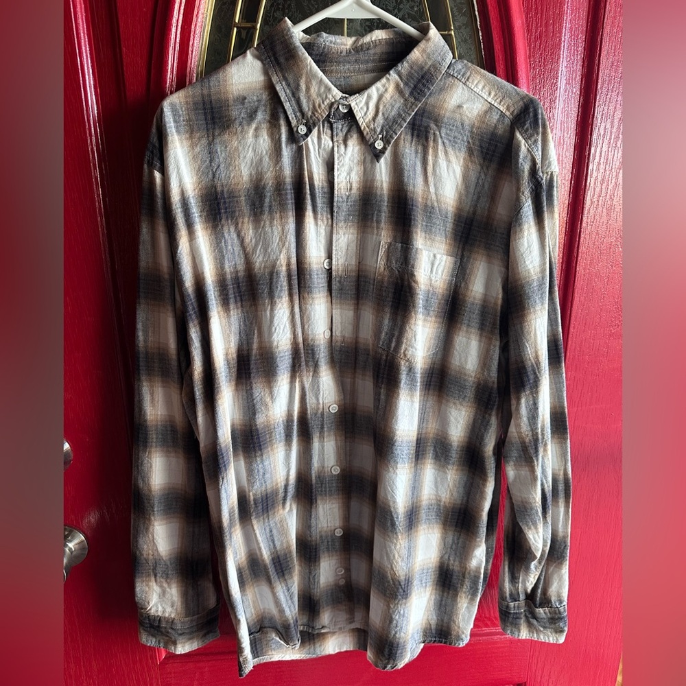 Men’s Plaid Button Up Shirt